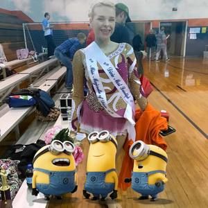 Meet your Posher, Lora